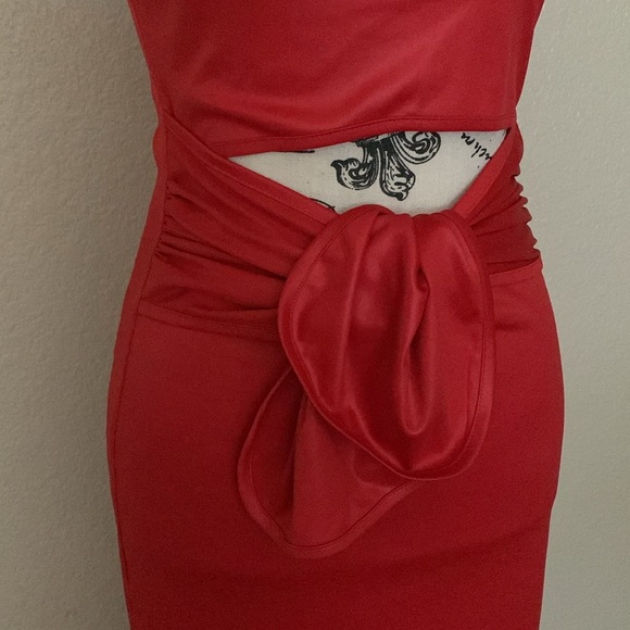 Hourglass Cut Out Maxi Wet Red Dress Split Sides - Picture 5 of 8